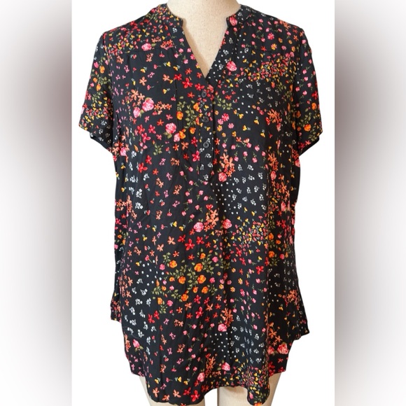 torrid Tops - Torrid Harper Rayon Twill Pullover Short Sleeve
Tunic Blouse Size 1